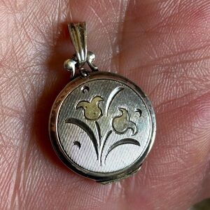 Sterling Silver Marked 925 Vintage Etched Locket